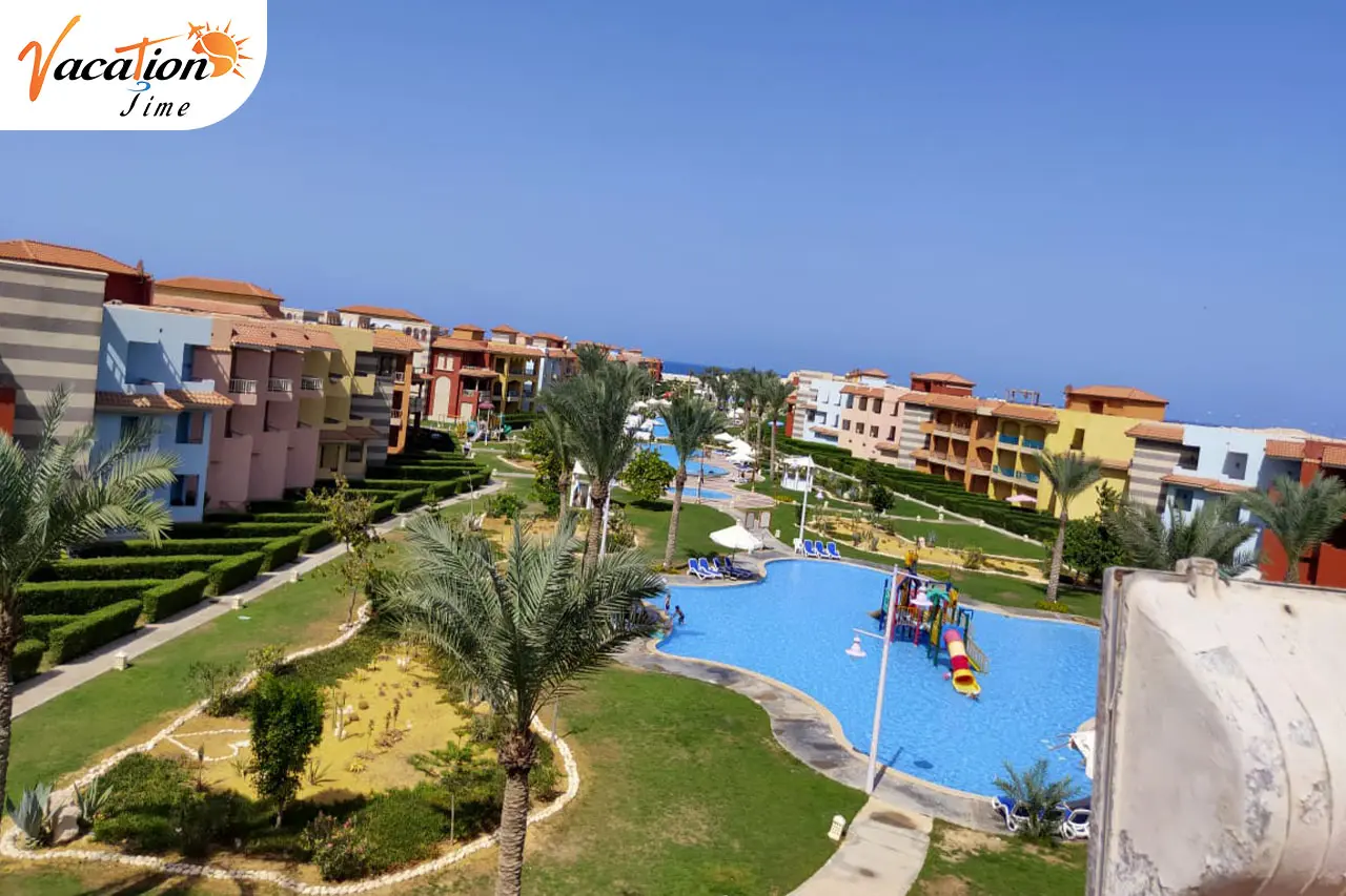 تفاصيل الحجز والإقامة في بورتو مطروح من فاكيشن تايم